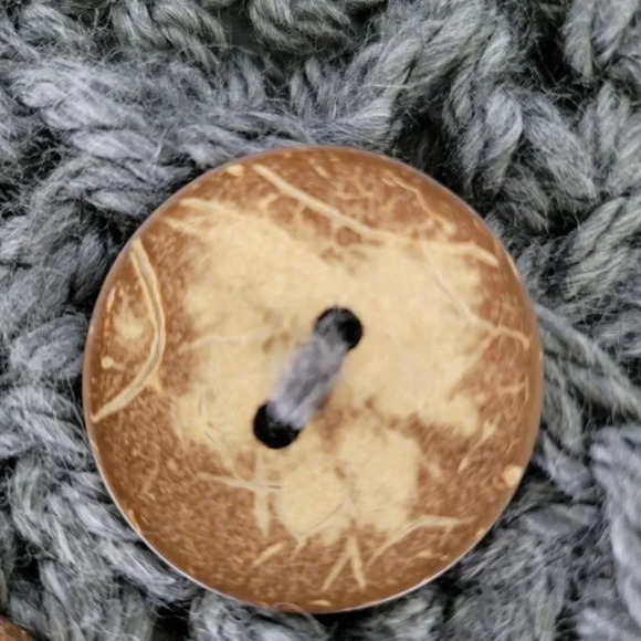 Chunky Knit Handmade Scarf Womens One Size Three Buttons‎ Dark Gray Unisex - Picture 3 of 5